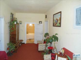 Casa camere de vanzare in Floresti